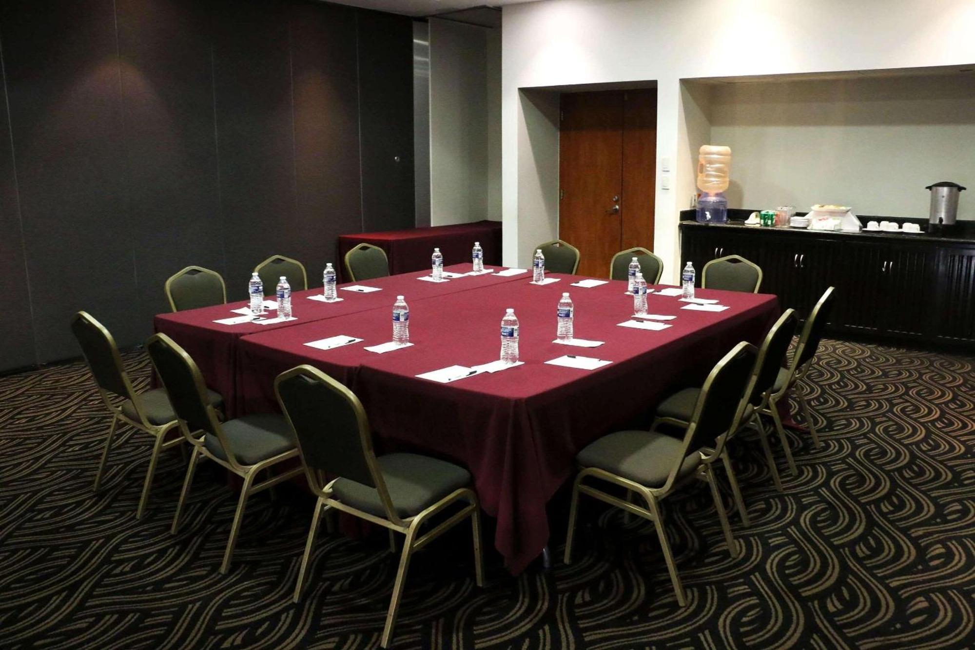 Radisson Poliforum Plaza Hotel León Eksteriør billede