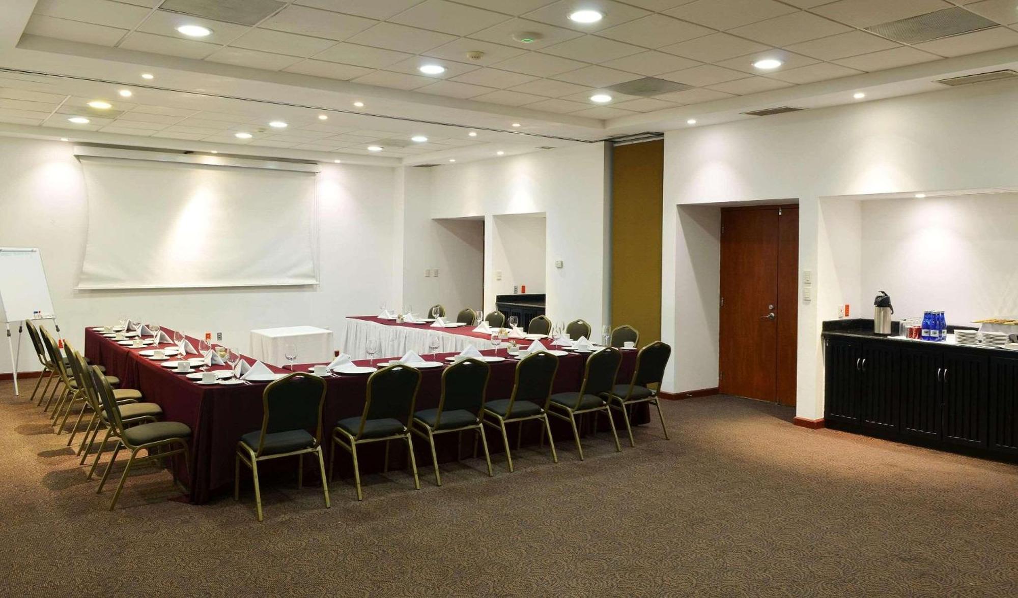 Radisson Poliforum Plaza Hotel León Eksteriør billede