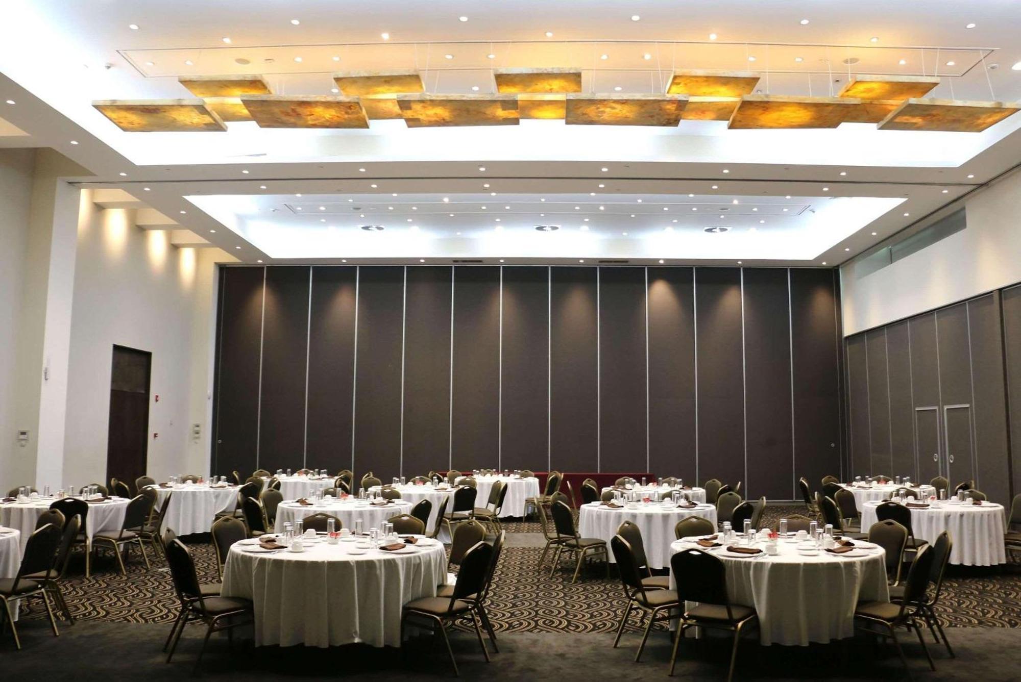 Radisson Poliforum Plaza Hotel León Eksteriør billede